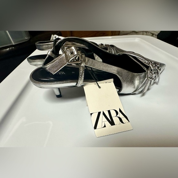 Zara NWT Metallic Silver Pointed Kitten Heels - Picture 4 of 6